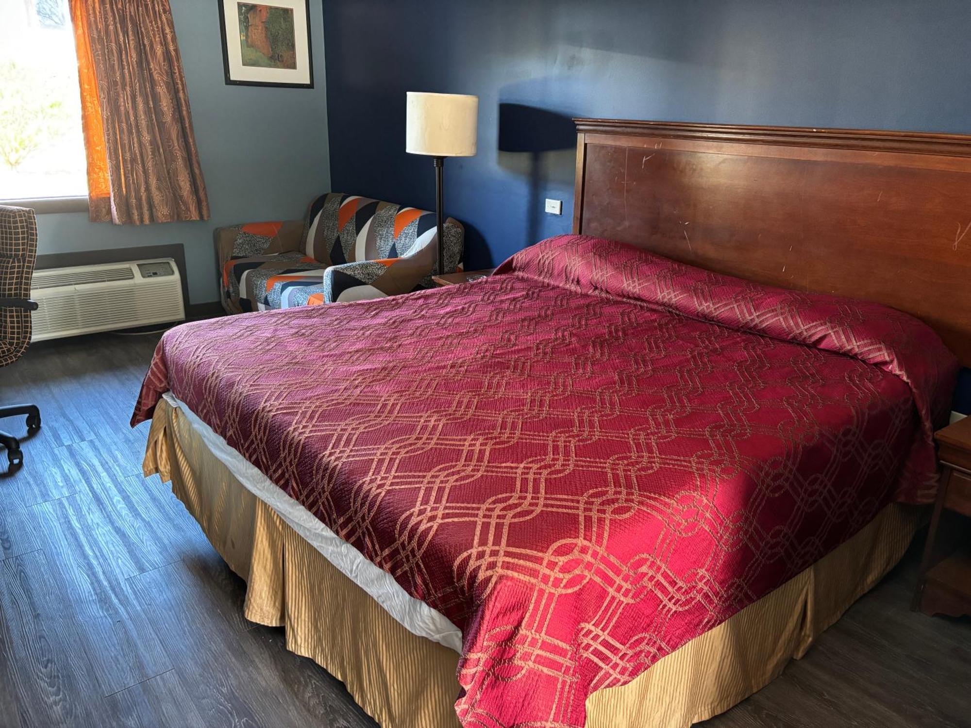 King Room,1646350775:JPEG