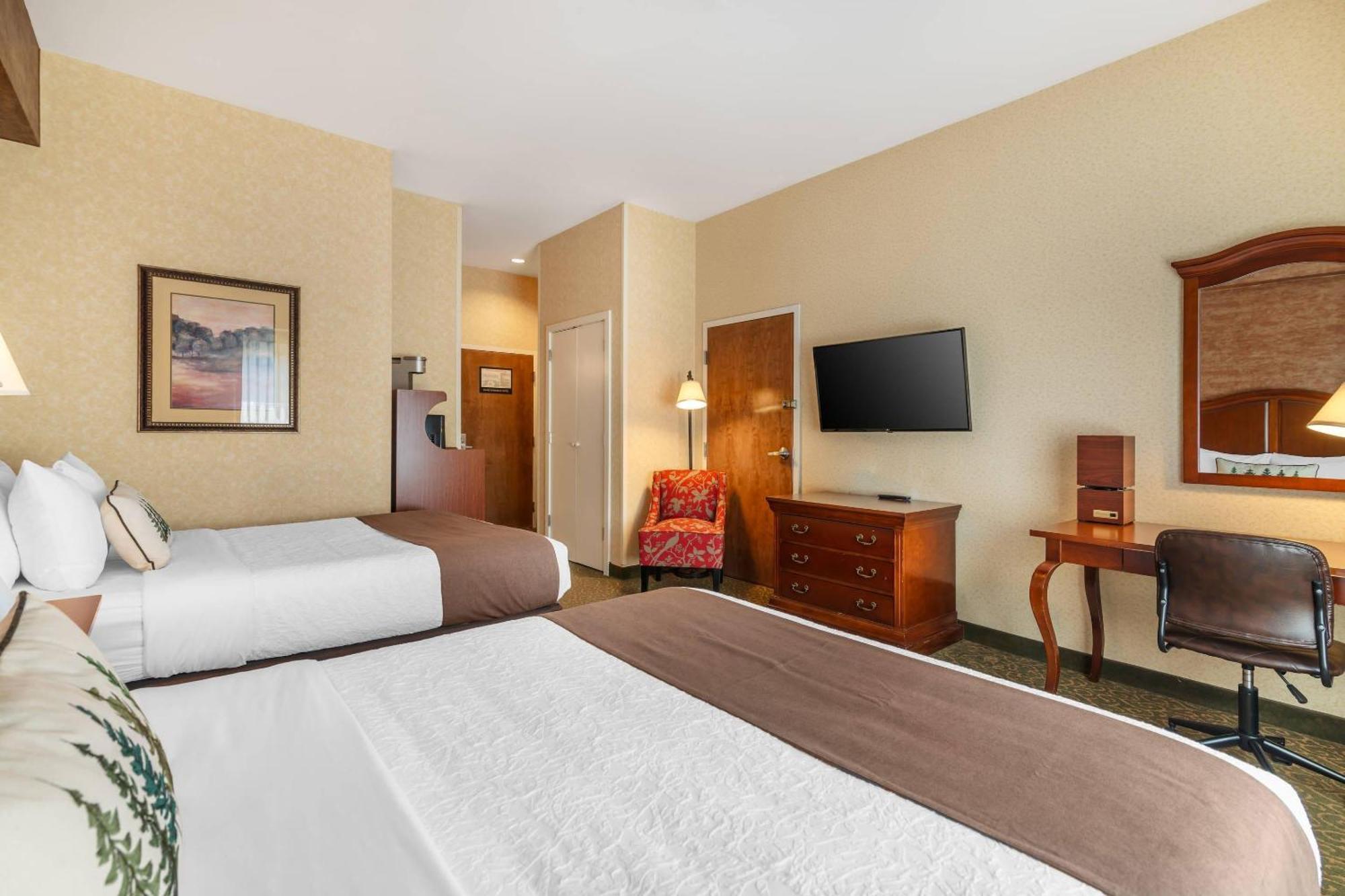 Deluxe Queen Room Two Queen Beds Non-Smoking
