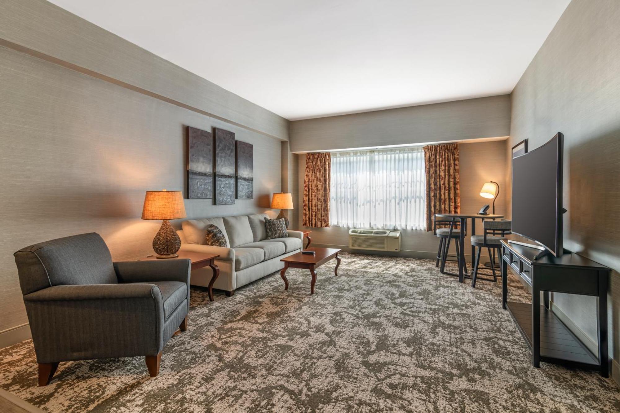 King Suite Accessible or Non-Smoking