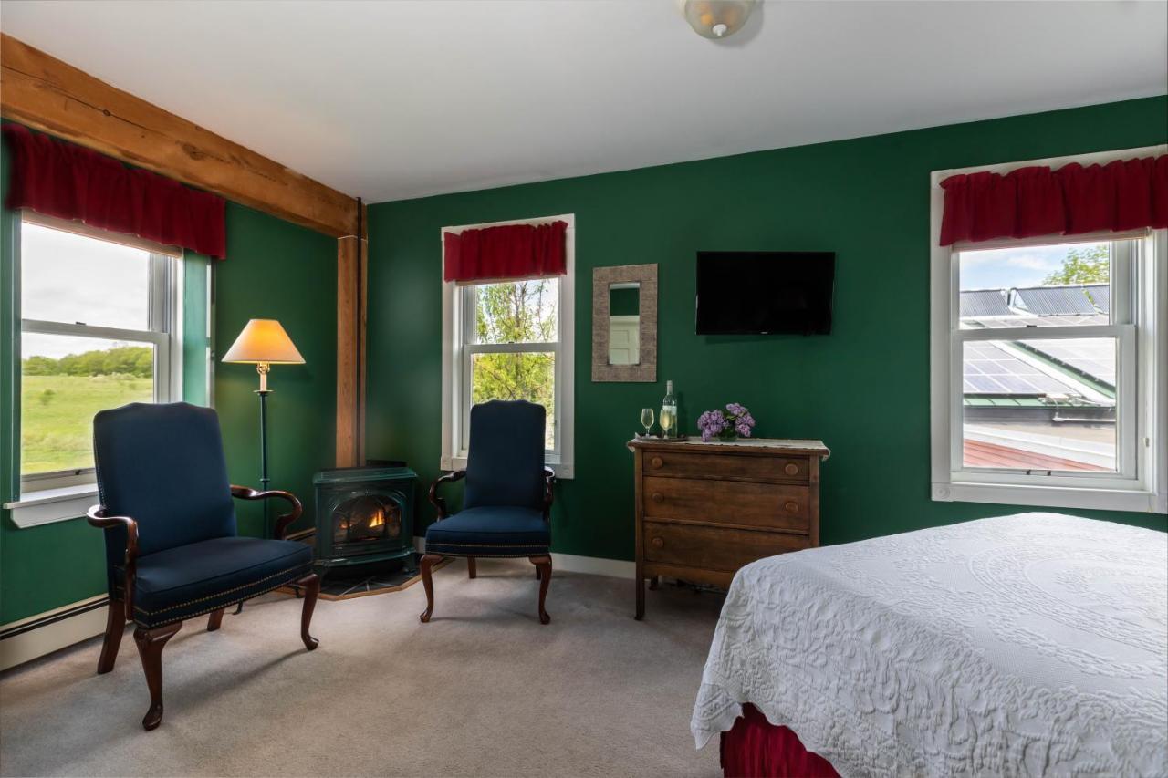 Queen Room Spa Bath